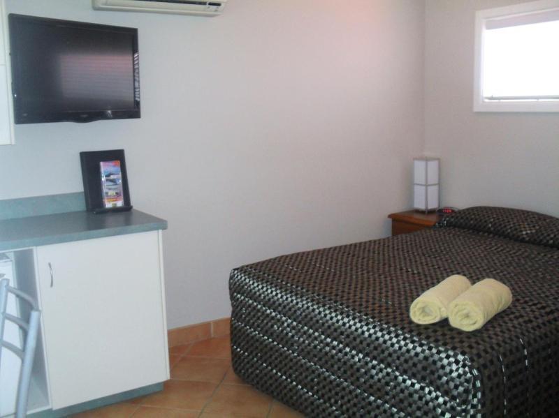 Bali Hi Motel Tuncurry Buitenkant foto