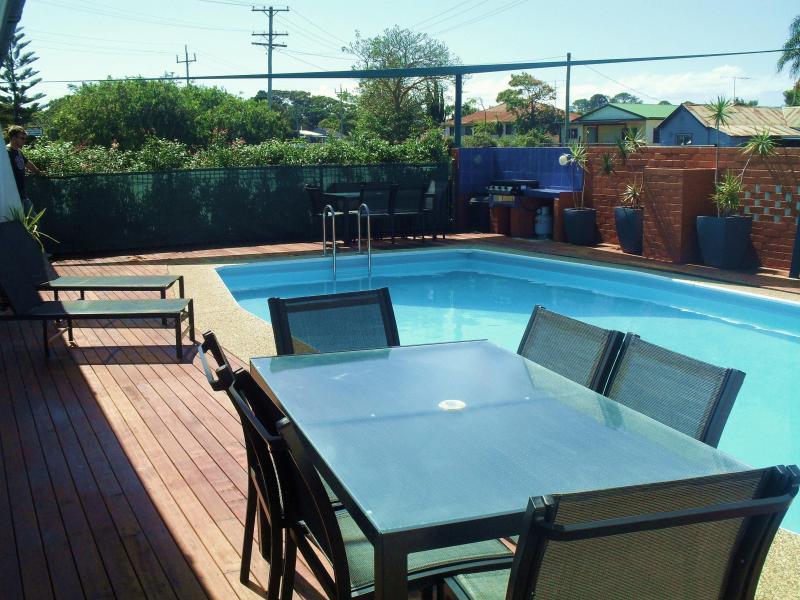 Bali Hi Motel Tuncurry Buitenkant foto
