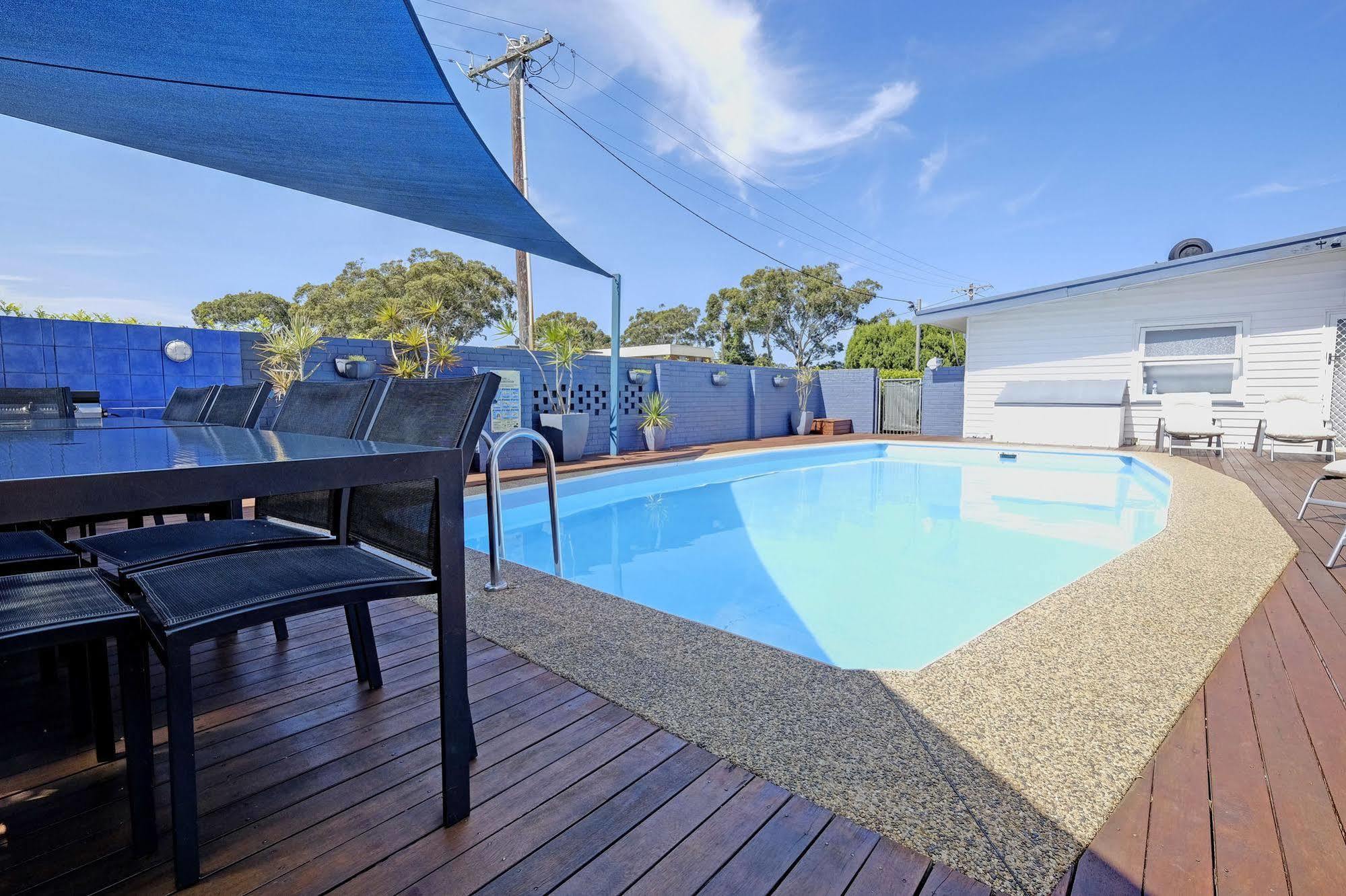 Bali Hi Motel Tuncurry Buitenkant foto