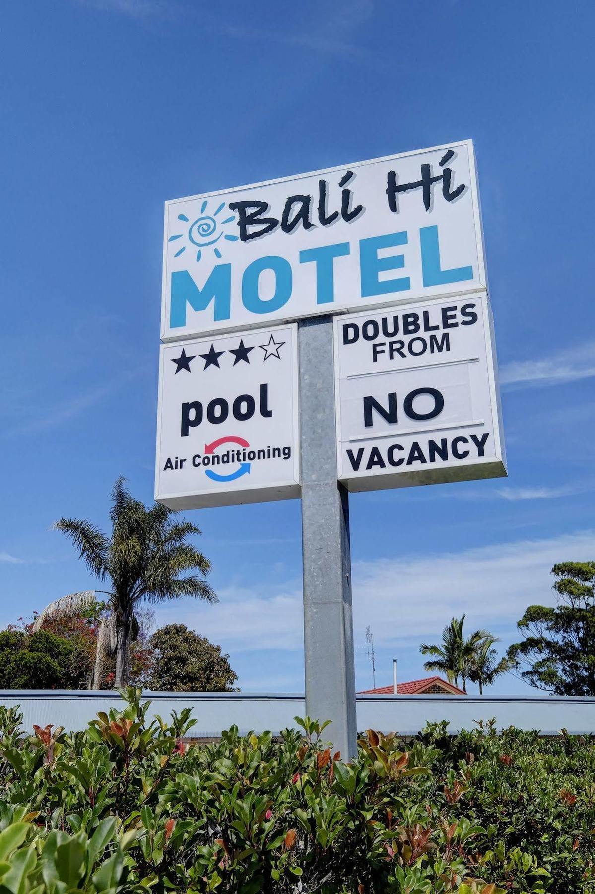 Bali Hi Motel Tuncurry Buitenkant foto